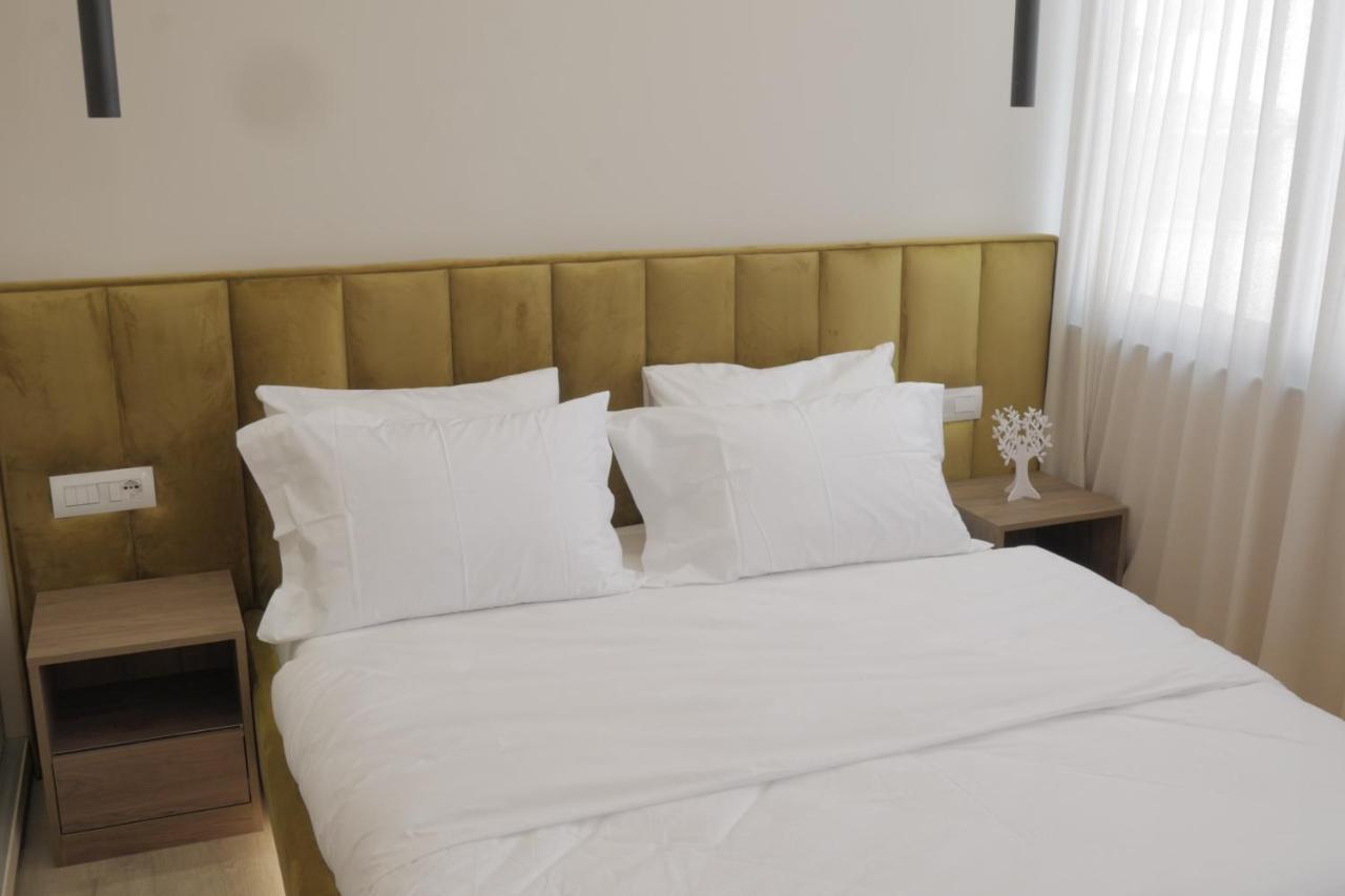 Newly Renovated Apartment Tiranë Ngoại thất bức ảnh