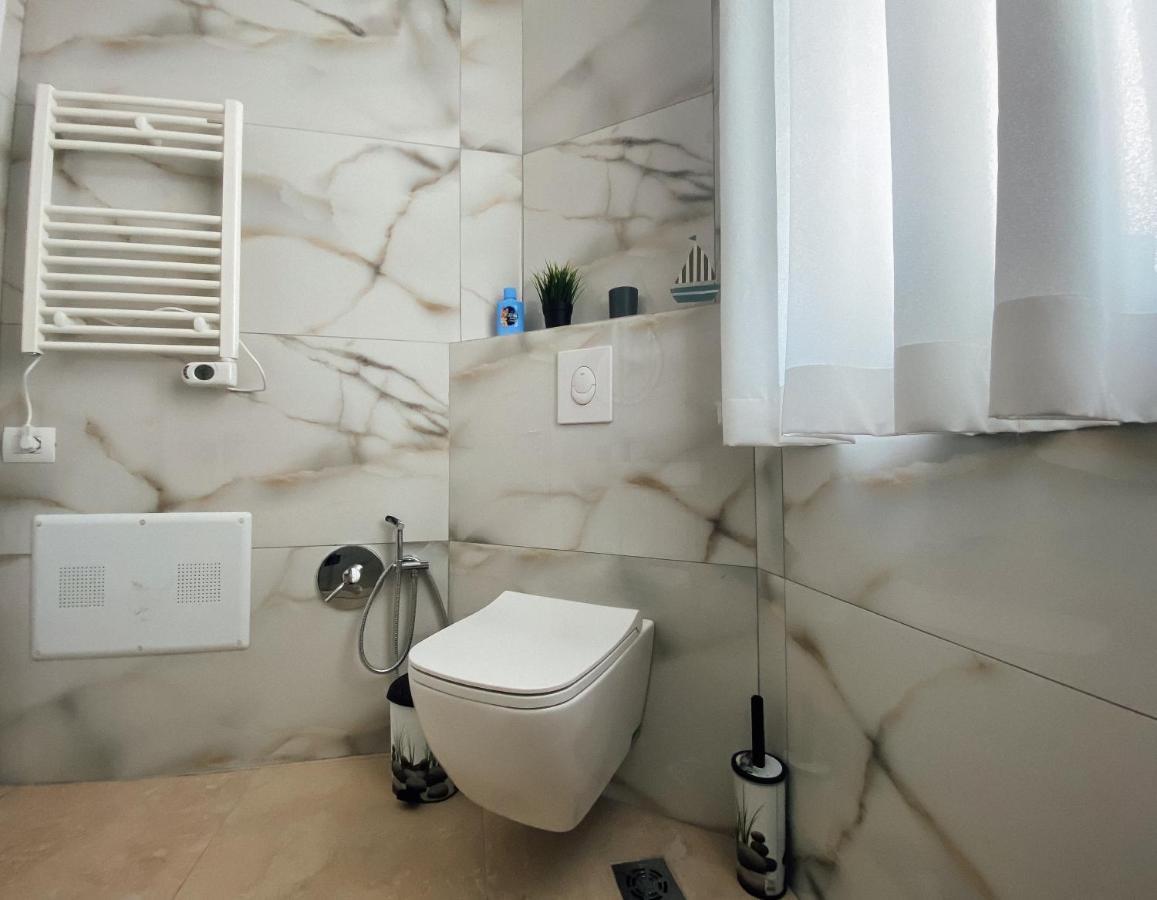 Newly Renovated Apartment Tiranë Ngoại thất bức ảnh